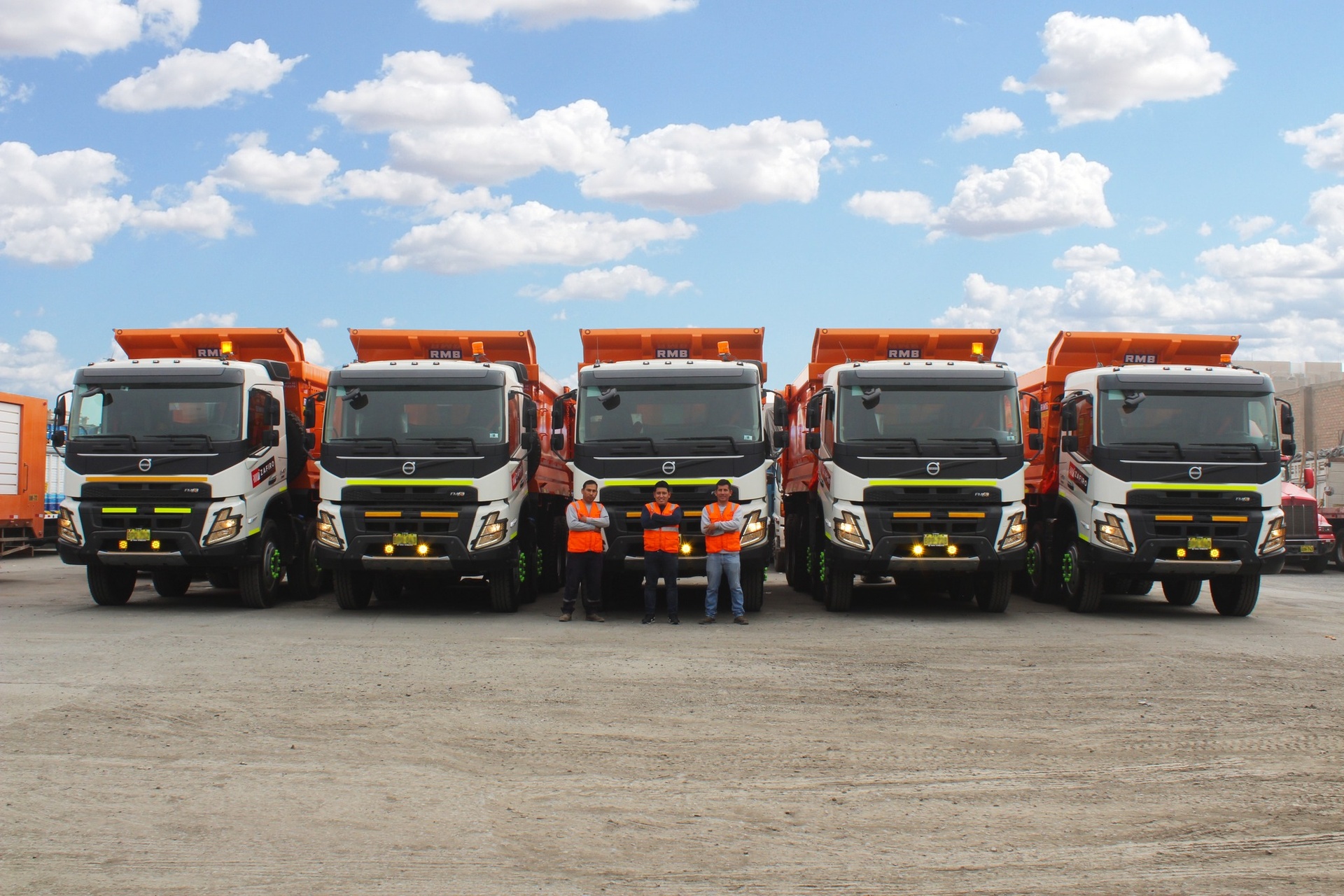 Equipo Zafiro | Alquiler de volquetes para proyectos minería